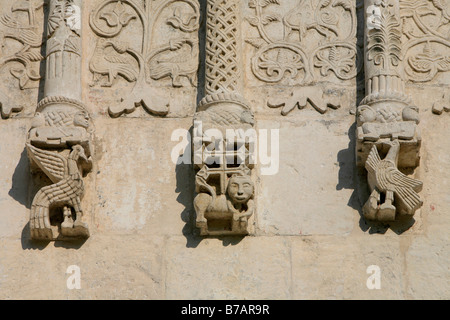 Geschnitzte Äußere des mittelalterlichen Orthodoxen Kathedrale des Heiligen Demetrios in Wladimir, Russland Stockfoto