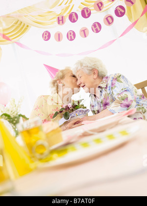 Geburtstagsparty im Senioren Residenz Stockfoto