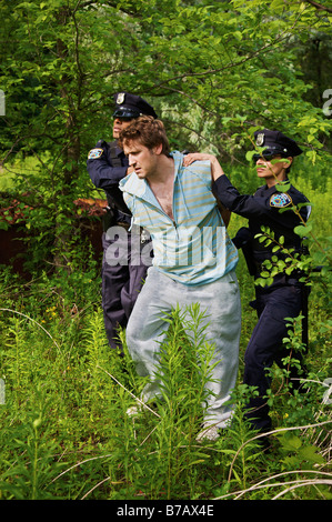 Polizisten verhaften vermuten Stockfoto