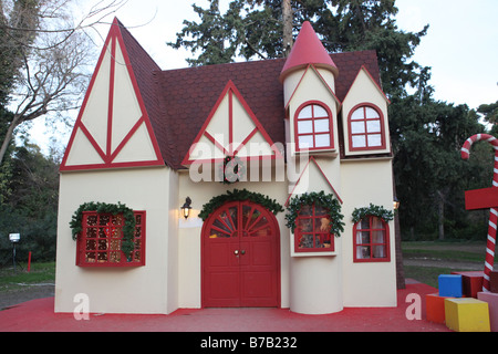 Das Haus von Santa Claus künstliche Gebilde in nationalen Garten Athen Stockfoto