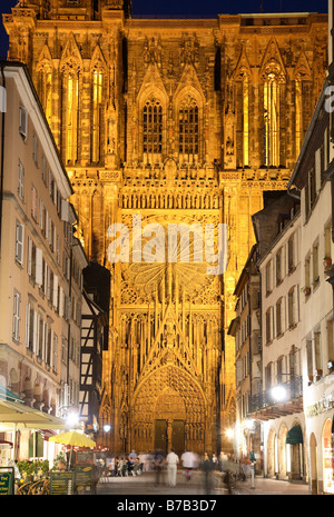 NOTRE DAME KATHEDRALE IN DER NACHT STRAßBURG Stockfoto