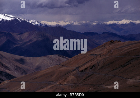 Tanglang La Pass Himalaya Manali Leh Road Ladakh Jammu und Kaschmir Indien Stockfoto