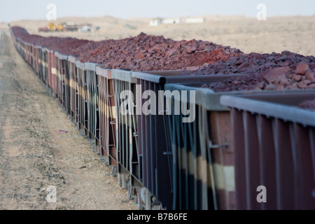 Eisenerz-Zug von Zouérat nach Nouadhibou in Mauretanien Stockfoto