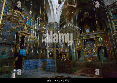Im Inneren der armenischen orthodoxen Kathedrale St. Jakobus in der Altstadt von Jerusalem Stockfoto
