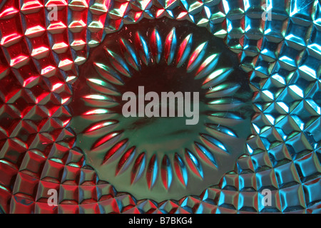 Gemustertes Glas mit farbigen Lichtern Stockfoto