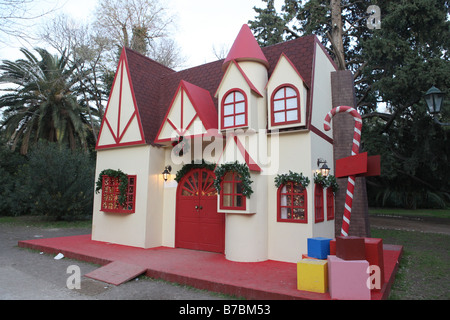 Das Haus von Santa Claus künstliche Gebilde in Athen Nationalpark Stockfoto