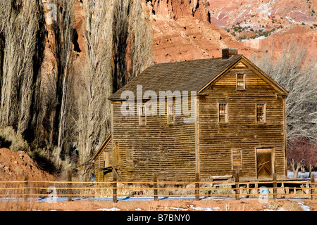 Mit Blick auf die alte hölzerne Mühle in Torrey Utah. Stockfoto