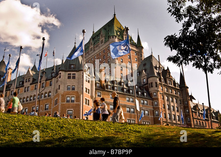 Niedrigen Winkel Ansicht des grand Hotel Chateau Frontenac in Quebec hotel Stockfoto