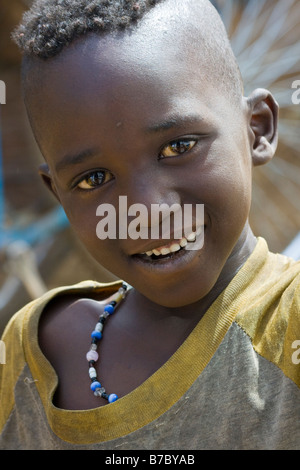 Dogon junge im Dorf Sanga in zahlt Dogon in Mali Stockfoto