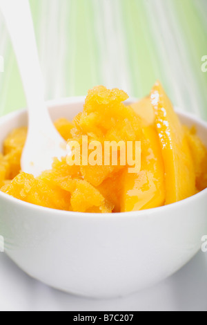 Mango-Dessert in Schüssel, Nahaufnahme Stockfoto