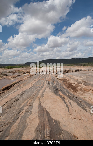 Präkambrium rockt Lugard Falls Tsavo East Nationalpark Kenia Stockfoto