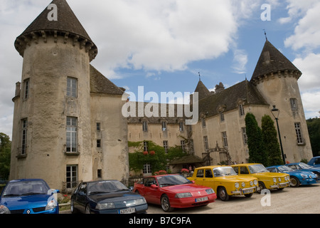 Château de Savigny-Lès-Beaune, Cote d ' or Frankreich. Sammlung von Renault Rallye-Autos zu sehen. Stockfoto