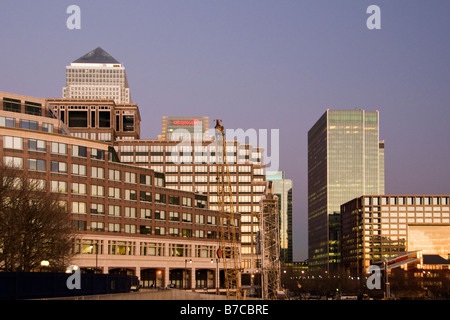 Canary Wharf-Gebäude von der Themse, London, UK Stockfoto