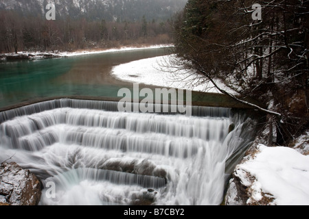 Fluss fällt am Fluss Lech in Füssen, Deutschland Stockfoto