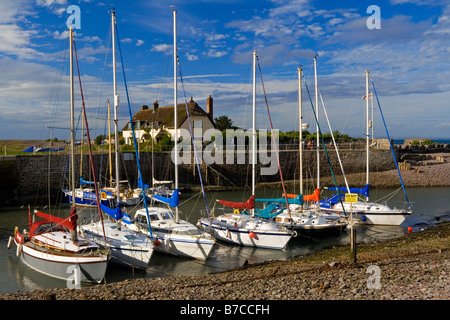 Boote im Hafen von Porlock Weir in der Nähe von Minehead in Exmoor National Park North Somerset England UK Stockfoto