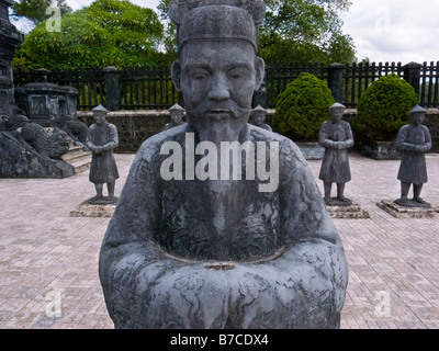 Steinfigur am Grab von Khai Dinh letzte Kaiser der Nguyen-Dynastie, in der Nähe von Hue, Vietnam Stockfoto