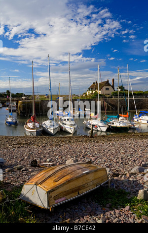 Boote im Hafen von Porlock Weir in der Nähe von Minehead in Exmoor National Park North Somerset England UK Stockfoto