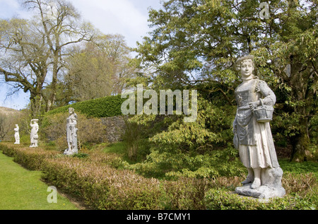 Statuen in Torosay Castle Gardens, Großbritannien, Schottland, Isle of Mull Stockfoto