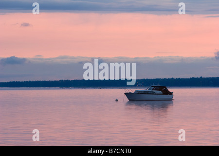 Ein Schiff flott im Lake Champlain in Upstate New York, 6. Oktober 2008 Stockfoto