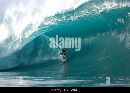 Jamie Sterling Surfen auf Teahupoo Tahiti Stockfoto