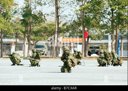 Taiwanesischen Soldaten während der militärischen Übung beim 58. Artillerie-Befehl, Taichung, Taiwan Stockfoto