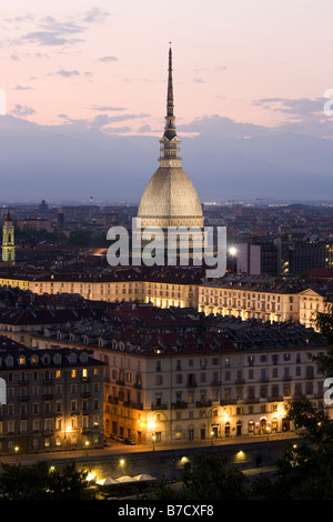 Mole Antonelliana, Nacht, Synagoge, Turin, Piemont, Italien, Landschaft, Alessandro Antonelli. Stockfoto