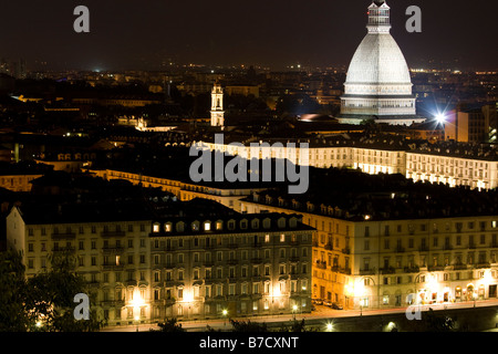 Mole Antonelliana, Nacht, Synagoge, Turin, Piemont, Italien, Landschaft, Alessandro Antonelli. Stockfoto