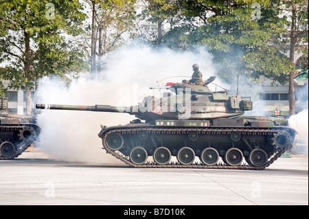 Kampfpanzer M60A3 während militärische Übung bei der 58. Artillerie-Befehl, Taichung, Taiwan Stockfoto