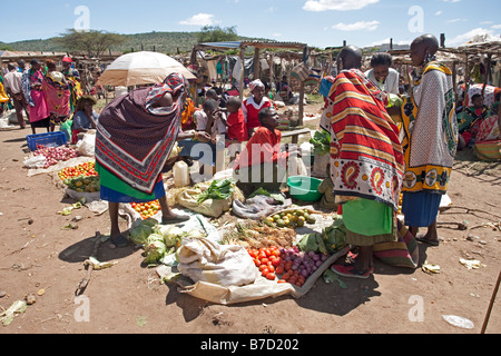 Obst und Gemüse zu verkaufen Masai Markt Aitong Masai Mara Nord Reserve Kenia Stockfoto