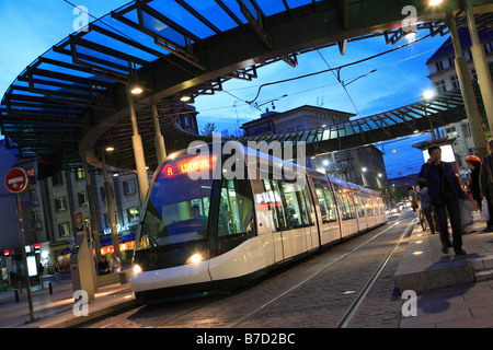 STRAßENBAHN IN STRAßBURG PLACE DE L ' HOMME DE FER Stockfoto