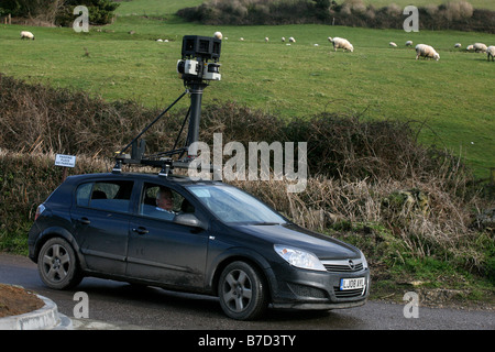 Ein Auto die Straßen in Devon, aufnehmen von Bildern für die Zukunft auf virtuellen Straße Zuordnung Websites verwenden oder sat nav Stockfoto