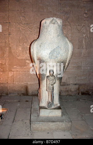 Granitstatue des Horus Edfu Tempel Stockfoto