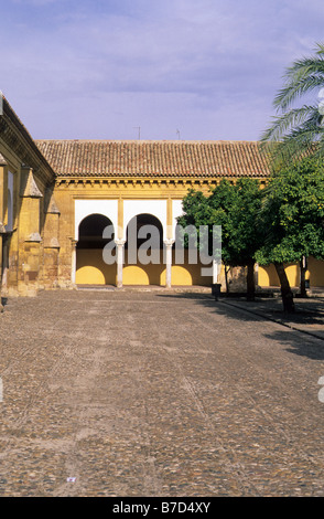 Cordoba, Spanien, Arcade den rituellen Waschungen Innenhof der ehemaligen Moschee, jetzt die Kathedrale. Stockfoto