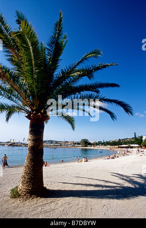 Der öffentliche Strand von Dorf Beaulieu-Sur-Mer in der Nähe von Cap-Ferrat Stockfoto