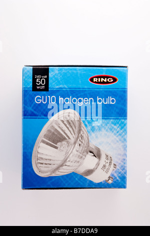 Eine Nahaufnahme von einem kleinen 50 Watt Halogenlampe für innere Strahler erschossen auf einem weißen Hintergrund Stockfoto