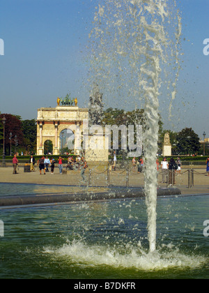 Blick vom Louvre Brunnen Carrousel Arc de Triomphe, Paris, Frankreich Stockfoto