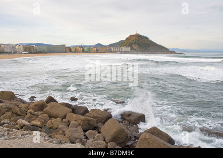 Strand und Meer Playa De La Zurriola San Sebastian Spanien Stockfoto