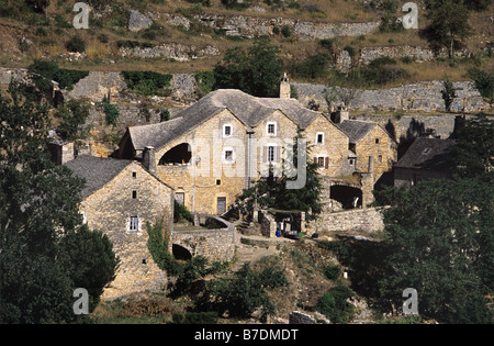 Steinhaus in Hauterives, eine restaurierte Weiler mit No Road Acces, am linken Ufer des Fluss Tarn, Gorges du Tarn, Lozère, Frankreich Stockfoto