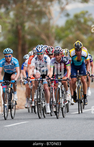 Führen Fahrer wie lance Armstrong auf den ersten König der Bergetappe 4 der Tour nach unten unter 2009 Stockfoto