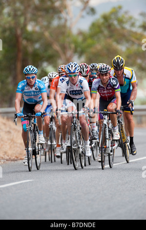 Führen Fahrer wie lance Armstrong auf den ersten König der Bergetappe 4 der Tour nach unten unter 2009 Stockfoto