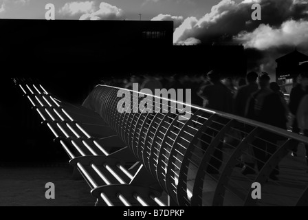 Ondon Fluss Themse Millenium bridge Tate modern Stockfoto