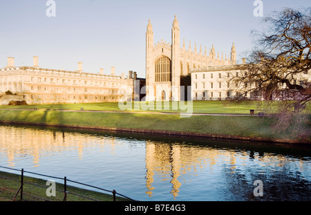 Kings College Chapel in Cambridge und den Fluss Cam im winter Stockfoto