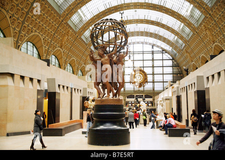 Haupthalle in der Kunstgalerie Musee d ' Orsay, Paris, Frankreich Stockfoto