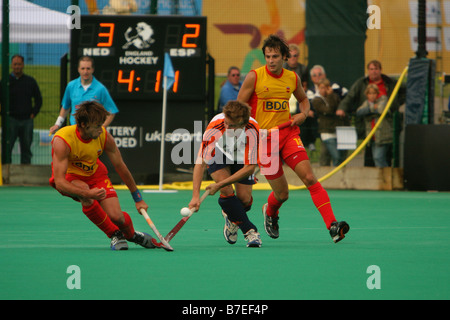 Hockey-Spieler im Wettbewerb bei der Euro-Nationen 2007 in Manchester uk (Niederlande / Spanien) Stockfoto