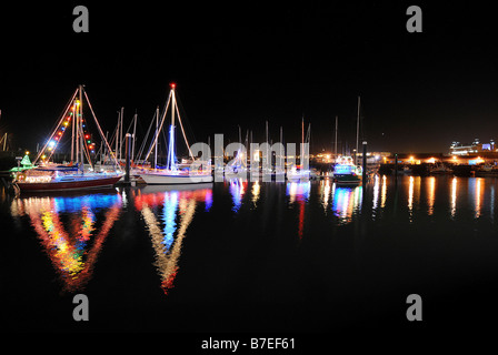 Yachten & Boote im Hafen von SCARBOROUGH SOUTH BAY HARBOUR SCARBOROUGH Süden HAFENBUCHT 24. Dezember 2008 Stockfoto