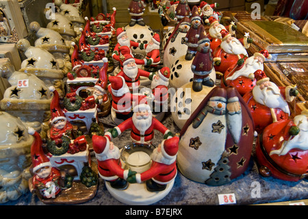 Weihnachtsmarkt-Straße im Zentrum von Brügge-Flandern Belgien mit verschiedenen saisonalen Produkte zum Verkauf Stockfoto