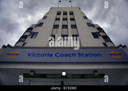 Der Eingang der Victoria Coach Station in London Stockfoto