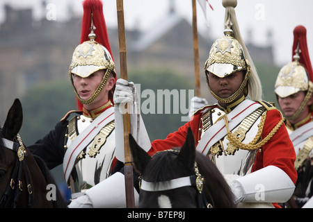 Britische montiert Streitkräfte, die musikalische Fahrt der Household Cavalry Regiment Display, Chatsworth Country Park, Derbyshire. Stockfoto