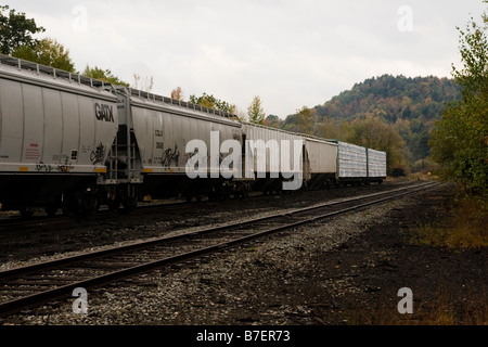 Eisenbahngüterwagen in Rangierbahnhofs in White River Junction Vermont VT Vereinigte Staaten von Amerika USA Stockfoto