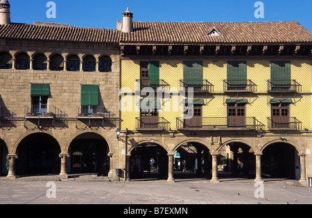 Fassade am Plaza Mayor, spanisches Dorf ("Poble Espanyol"), Montjuic, Barcelona, Spanien Stockfoto